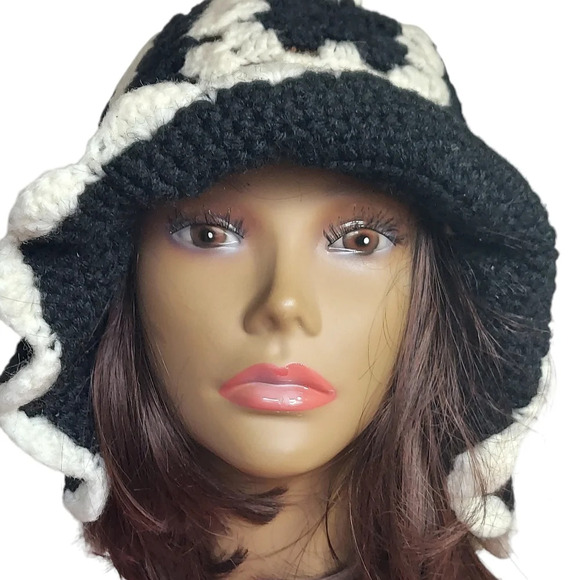 Vintage Black White Handcrafted Crochet Big Floppy Brim Hat - Picture 1 of 12